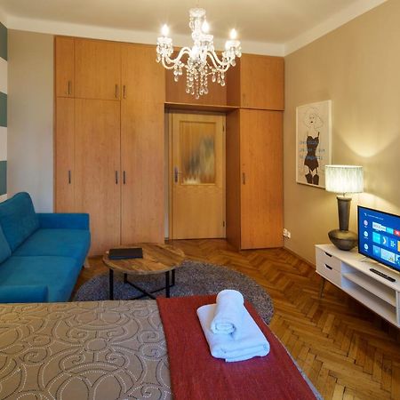 Dlouha Apartment With Balcony Prague Ngoại thất bức ảnh