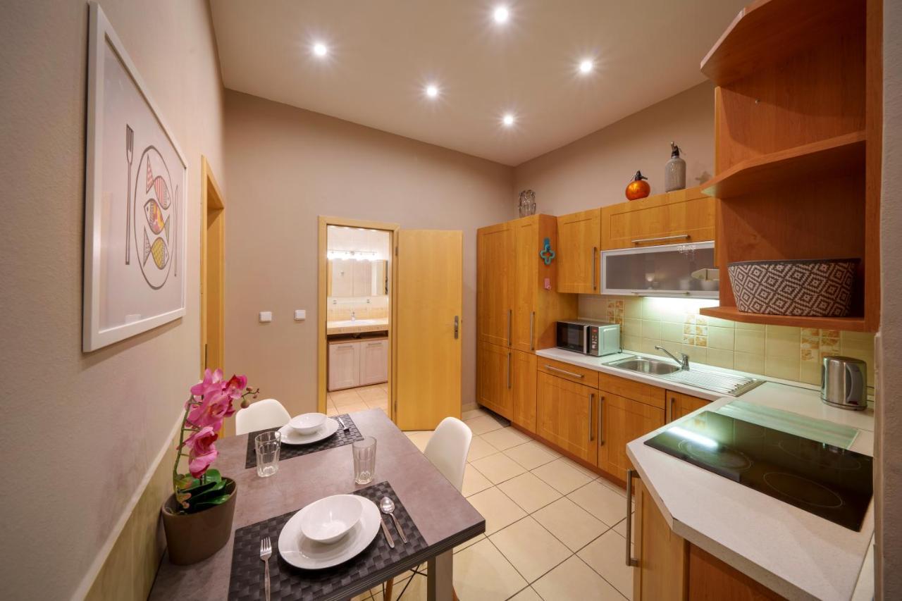 Dlouha Apartment With Balcony Prague Ngoại thất bức ảnh