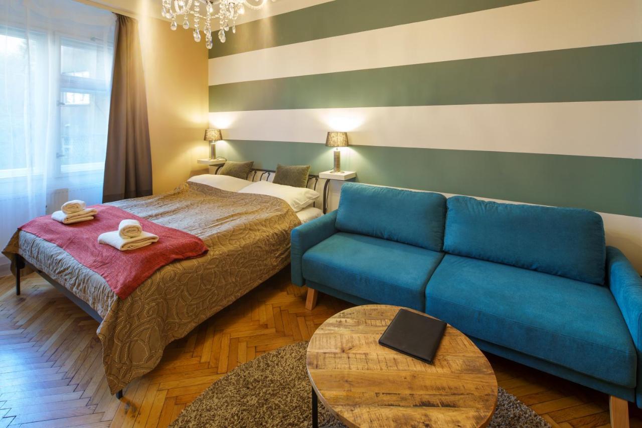 Dlouha Apartment With Balcony Prague Ngoại thất bức ảnh